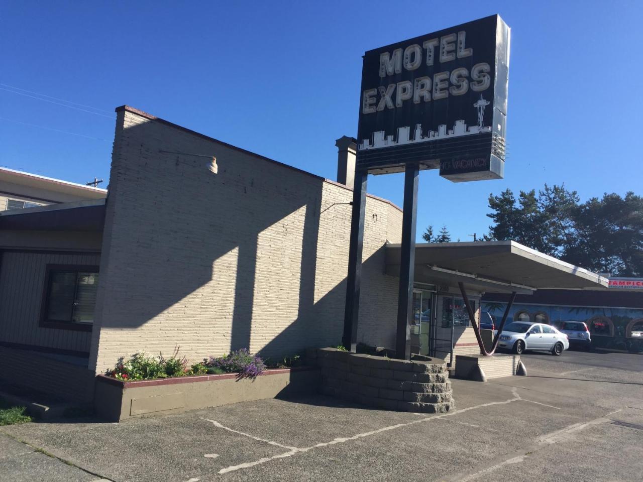 Motel Express Everett Exterior photo